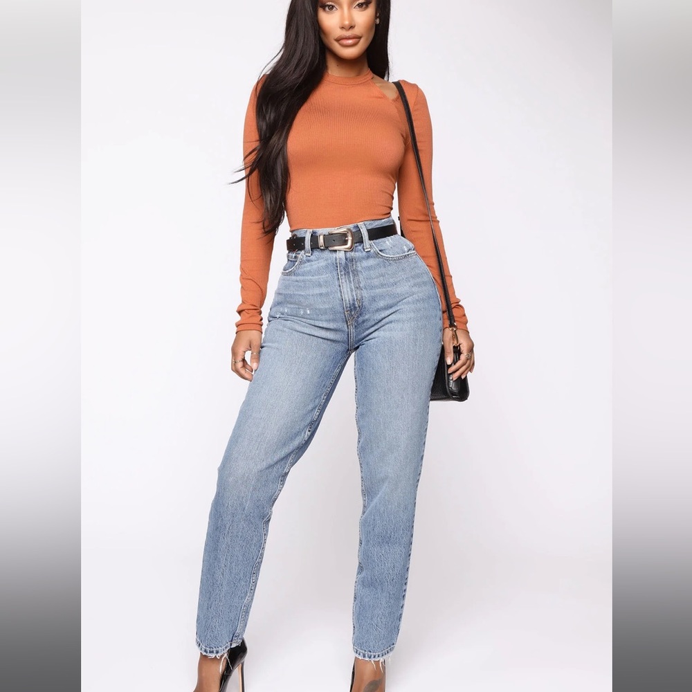 Fashion Nova Very Special High Rise Mom Jeans - Medium Wash